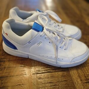 ON CLOUD THE ROGER Men's White and Blue Athletic Shoes